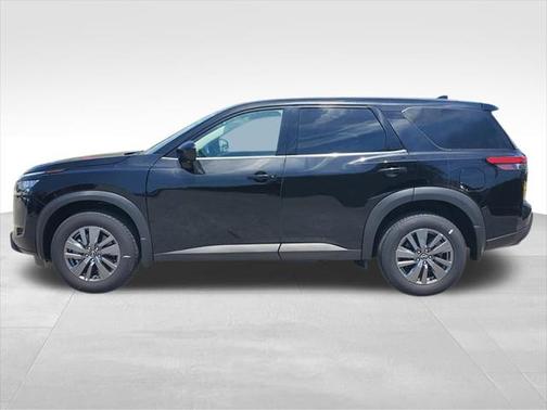 2025 Nissan Pathfinder S