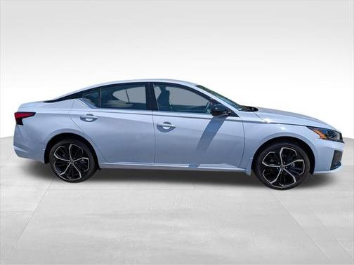 2025 Nissan Altima SR AWD