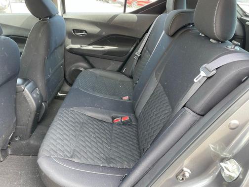 Gun Metallic 2021 Nissan Kicks SV