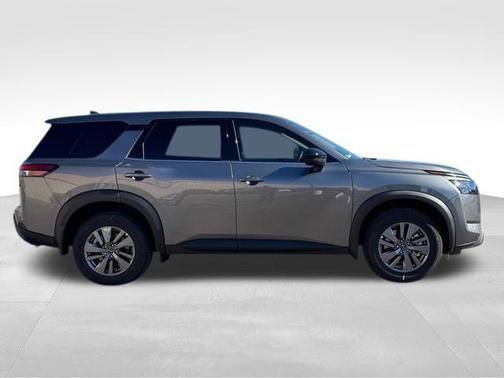 2025 Nissan Pathfinder S