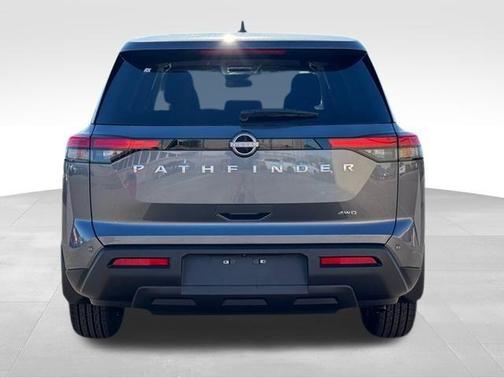 2025 Nissan Pathfinder S