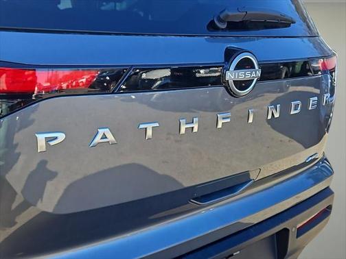 2025 Nissan Pathfinder S