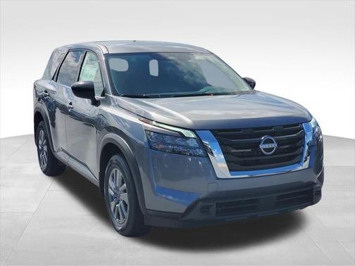 2025 Nissan Pathfinder S