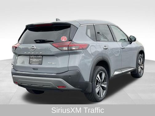 2022 Nissan Rogue SL