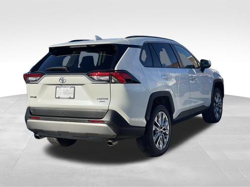 Blizzard Pearl 2022 Toyota RAV4 Limited