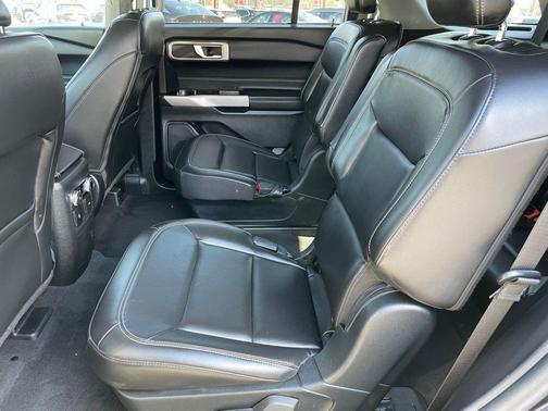 Agate Black Metallic 2022 Ford Explorer XLT