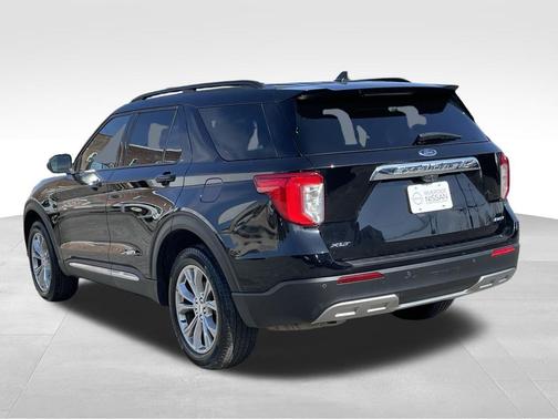 Agate Black Metallic 2022 Ford Explorer XLT