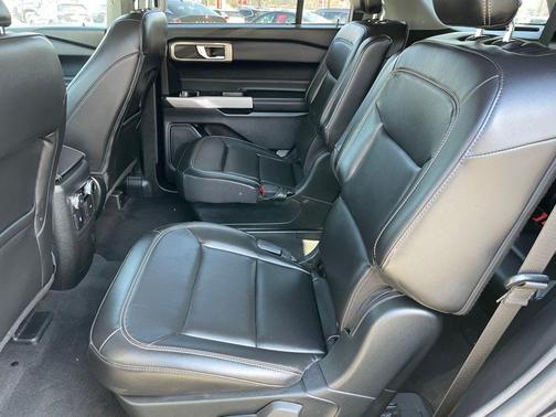 Agate Black Metallic 2022 Ford Explorer XLT