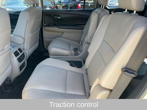 2022 Honda Pilot Touring 8-Passenger