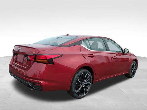 2025 Nissan Altima SR AWD