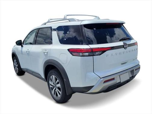 2025 Nissan Pathfinder SL 4WD