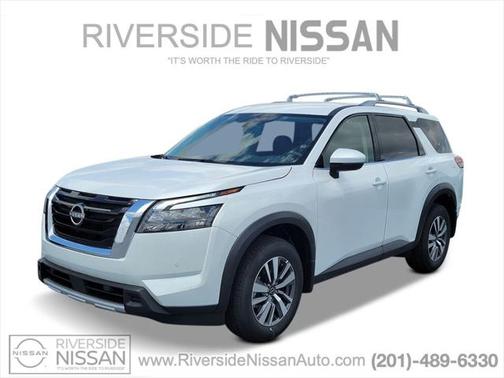 2025 Nissan Pathfinder SL 4WD
