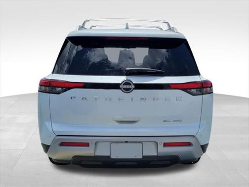 2025 Nissan Pathfinder SL 4WD