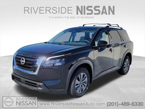 2025 Nissan Pathfinder SV 4WD