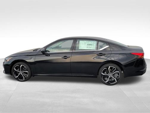 2025 Nissan Altima SR FWD