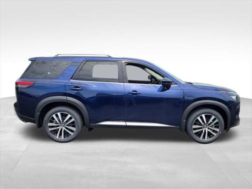 2025 Nissan Pathfinder Platinum 4WD