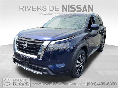 2025 Nissan Pathfinder Platinum 4WD