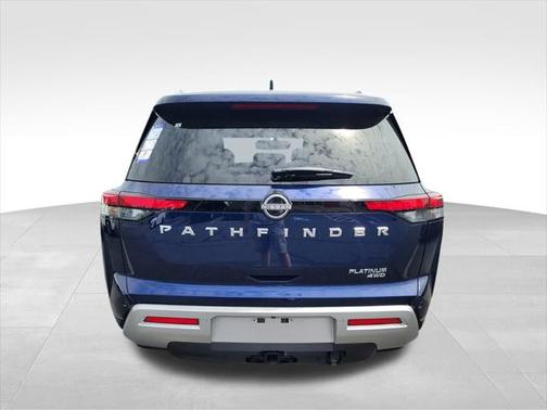 2025 Nissan Pathfinder Platinum 4WD