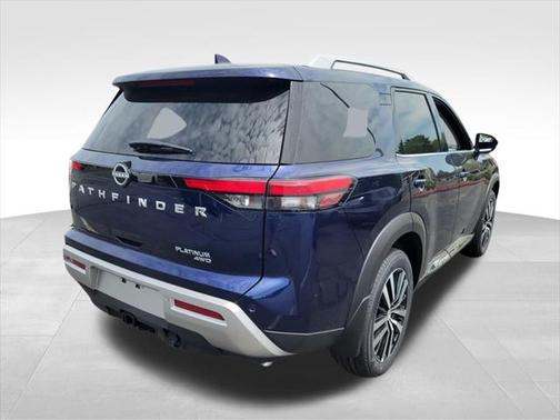 2025 Nissan Pathfinder Platinum 4WD