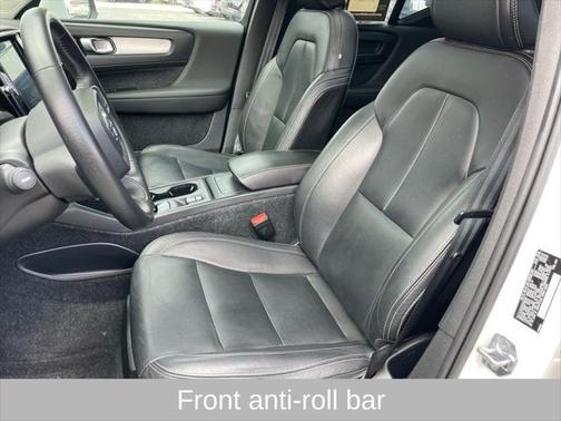 2019 Volvo XC40 T5 Momentum