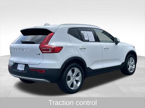 2019 Volvo XC40 T5 Momentum