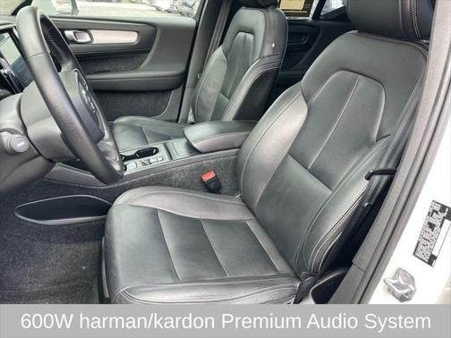 2019 Volvo XC40 T5 Momentum