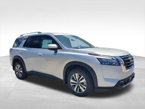 2025 Nissan Pathfinder SL 4WD
