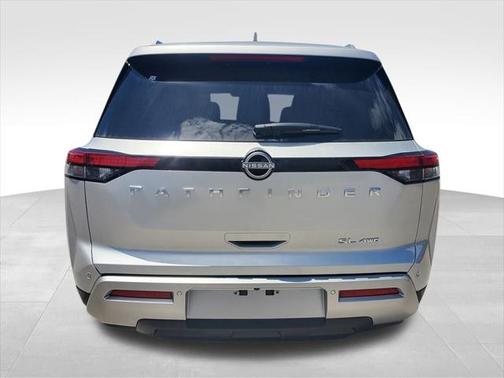 2025 Nissan Pathfinder SL 4WD