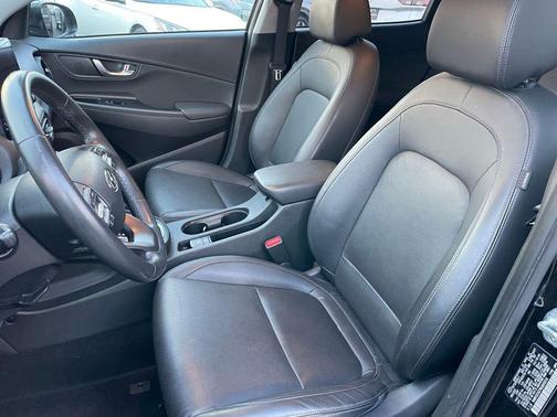 2022 Hyundai KONA Limited