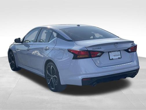 Gray Sky Pearl 2023 Nissan Altima SR FWD