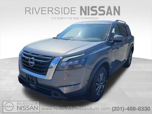 2025 Nissan Pathfinder SV 4WD