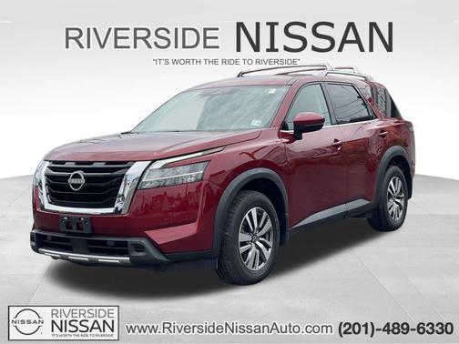 Scarlet Ember Tintcoat 2023 Nissan Pathfinder SL 4WD