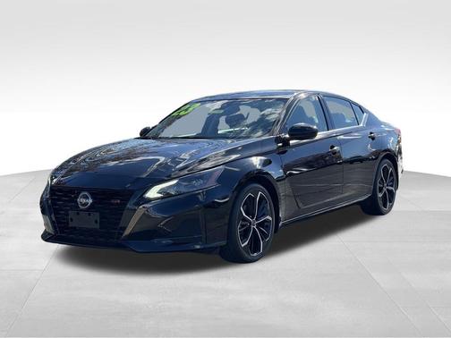 Super Black 2023 Nissan Altima SR Intelligent AWD