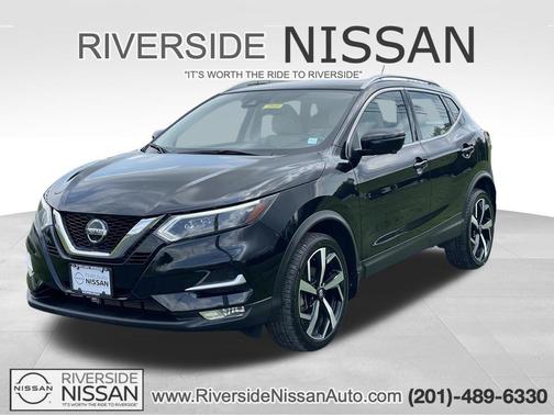 Magnetic Black Pearl 2020 Nissan Rogue Sport SL