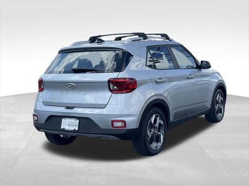 2022 Hyundai VENUE SEL