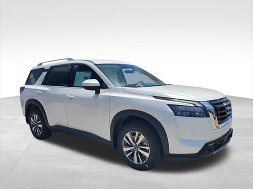 2025 Nissan Pathfinder SL 4WD