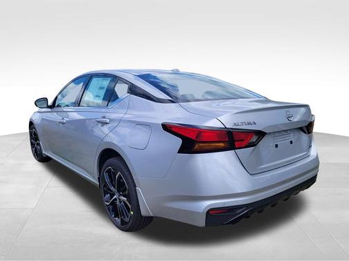 2025 Nissan Altima SR AWD