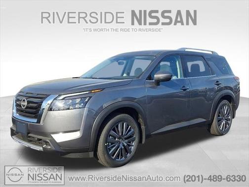 2025 Nissan Pathfinder SL 4WD