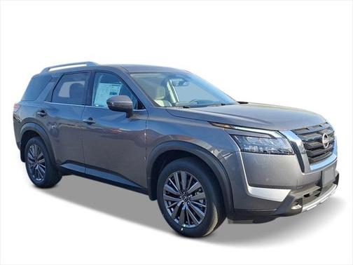 2025 Nissan Pathfinder SL 4WD