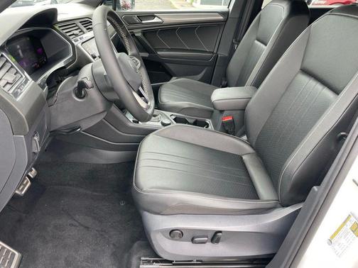 Opal White 2023 Volkswagen Tiguan 2.0T SE R-Line Black 4MOTION