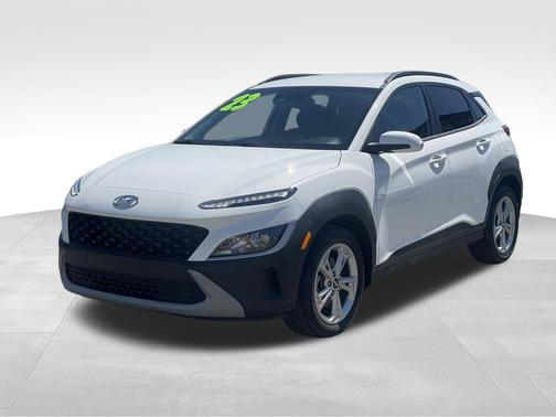 Lunar White 2023 Hyundai KONA SEL