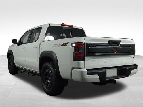 Glacier White 2025 Nissan Frontier PRO-4X