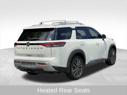2022 Nissan Pathfinder SL 4WD