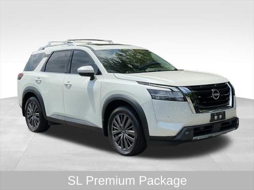 2022 Nissan Pathfinder SL 4WD