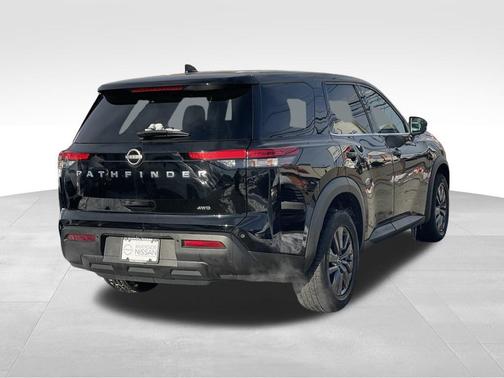 2022 Nissan Pathfinder S 4WD