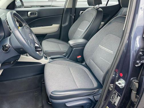 2023 Hyundai VENUE Limited