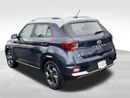 2023 Hyundai VENUE Limited