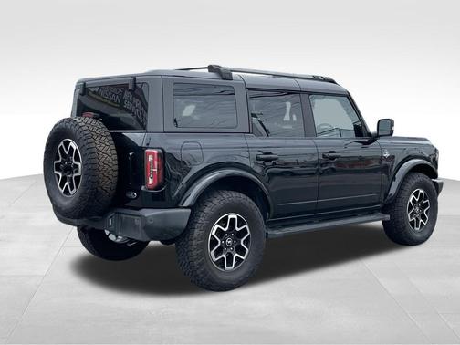 Shadow Black 2021 Ford Bronco Outer Banks