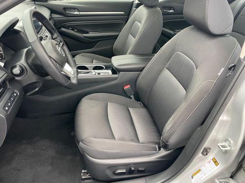 2020 Nissan Altima 2.5 SV