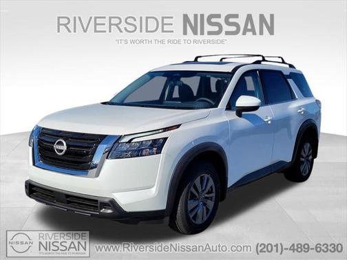 2025 Nissan Pathfinder SV 4WD